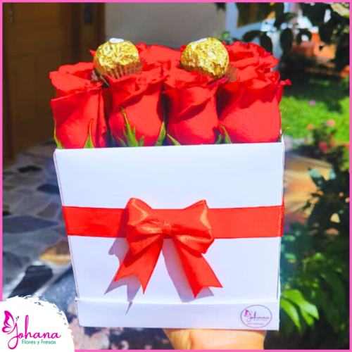caja con rosas rojas y chocolates