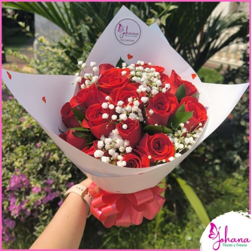 Ramo de mano rosas