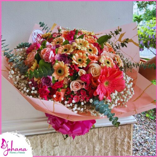 🌿 Naturaleza Pura – Bouquet de Flores Variadas con Eucalipto